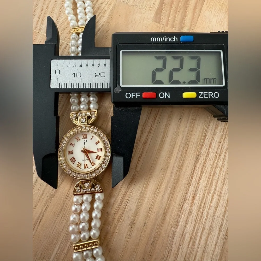 Vintage Ladies gold tone faux pearl watch NEW BATTERY